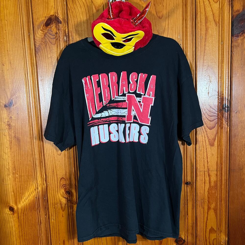 XL Y2K Nebraska Huskers T-Shirt Black Graphic